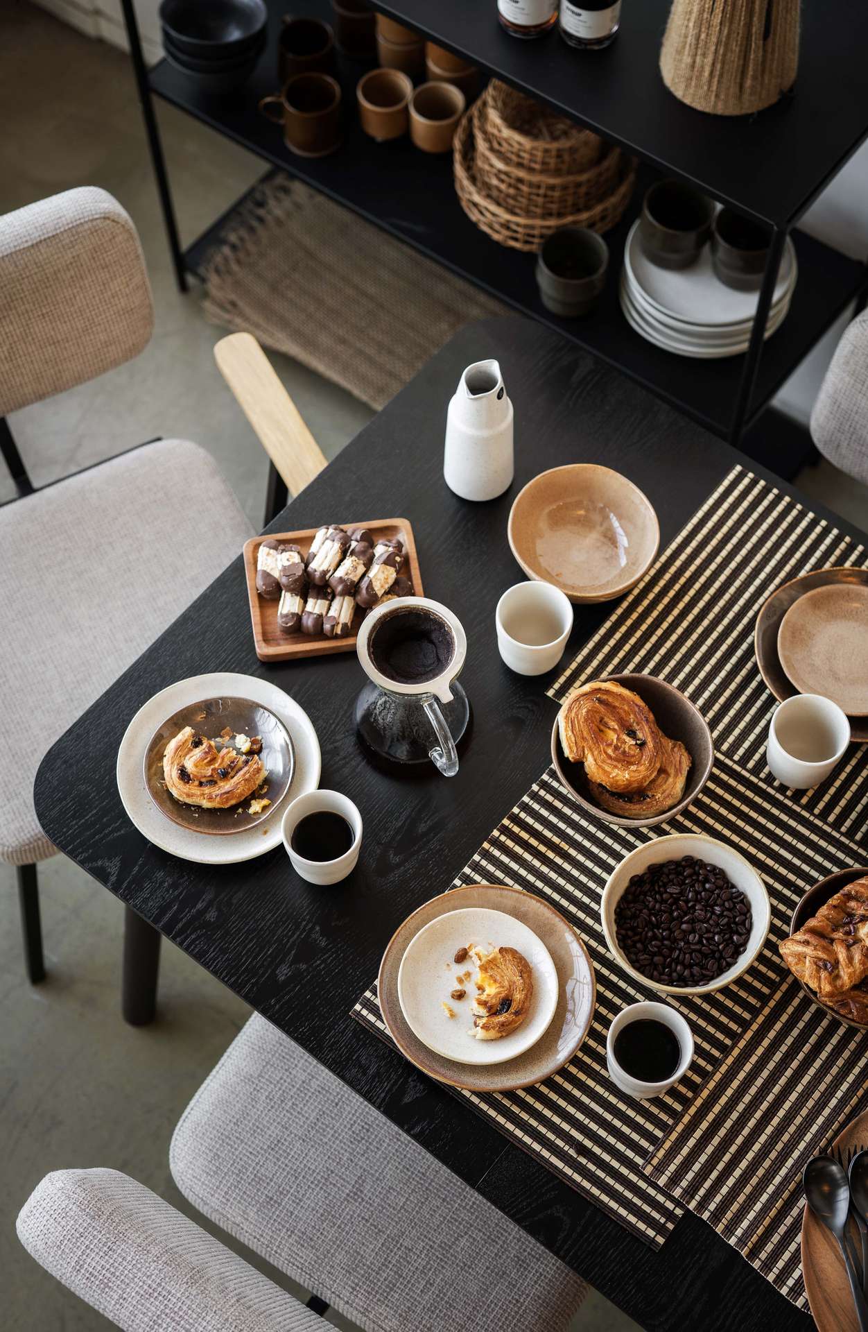 Shop servies voor jouw stijlvolle koffietafel bij Loods 5