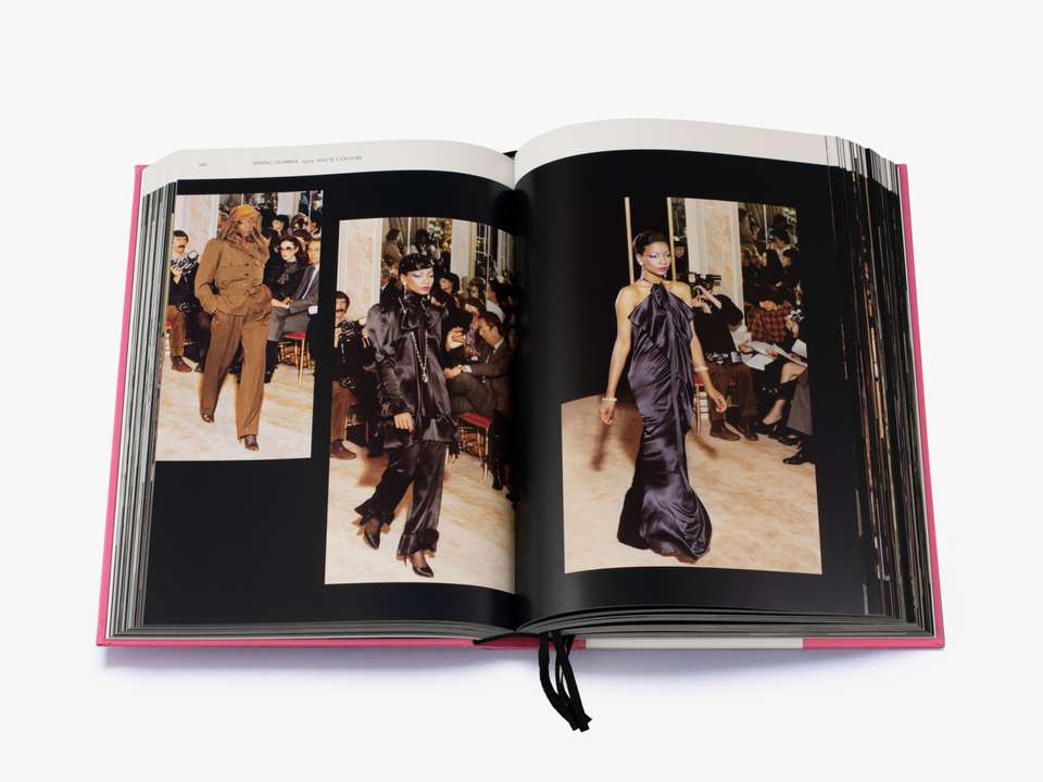 Thames & Hudson boek Louis Vuitton Catwalk - Producten - Loods 5