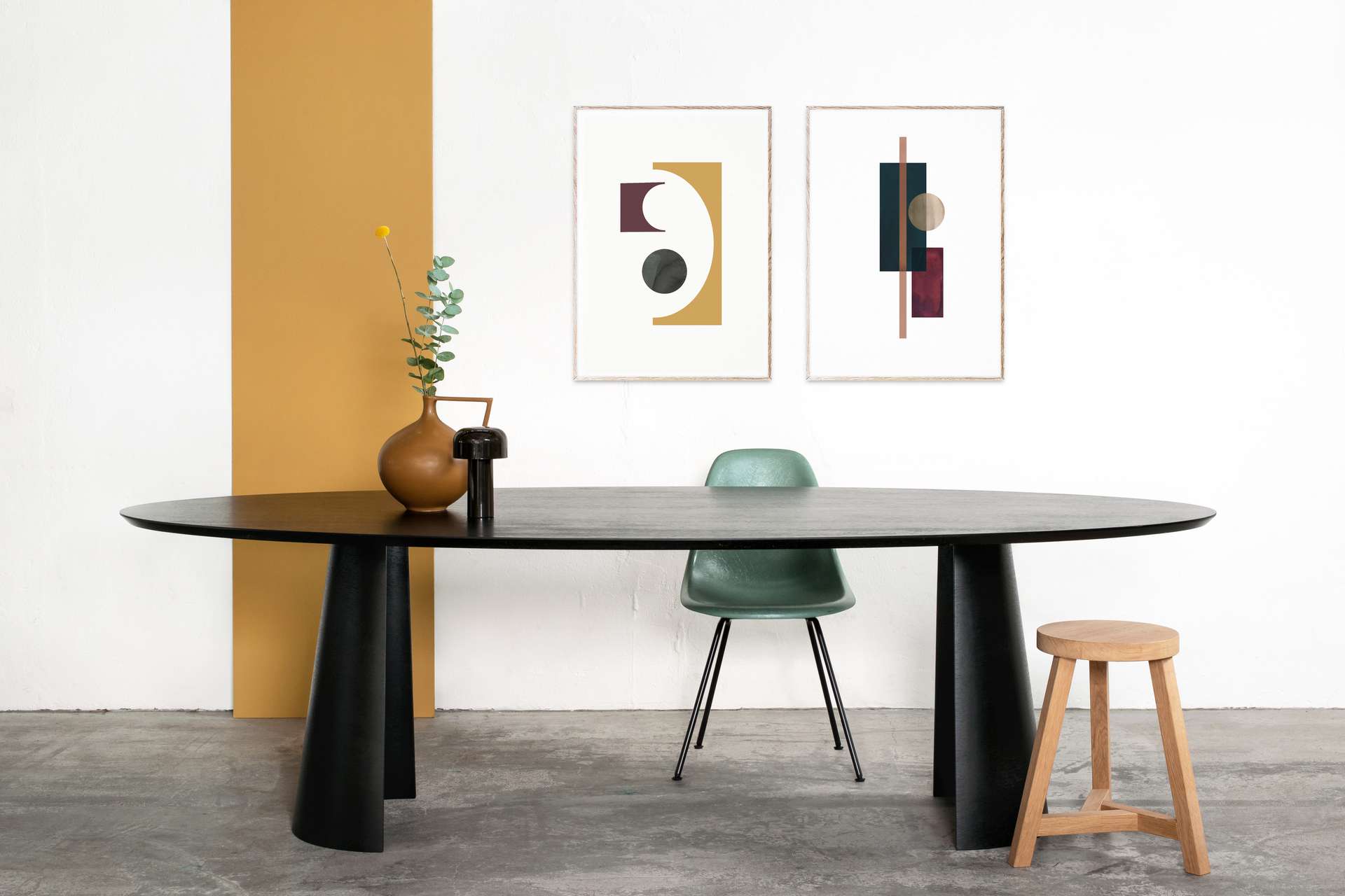 Arp Design tafel Scalup ovaal eikenfineer, zwart Eettafels Loods 5