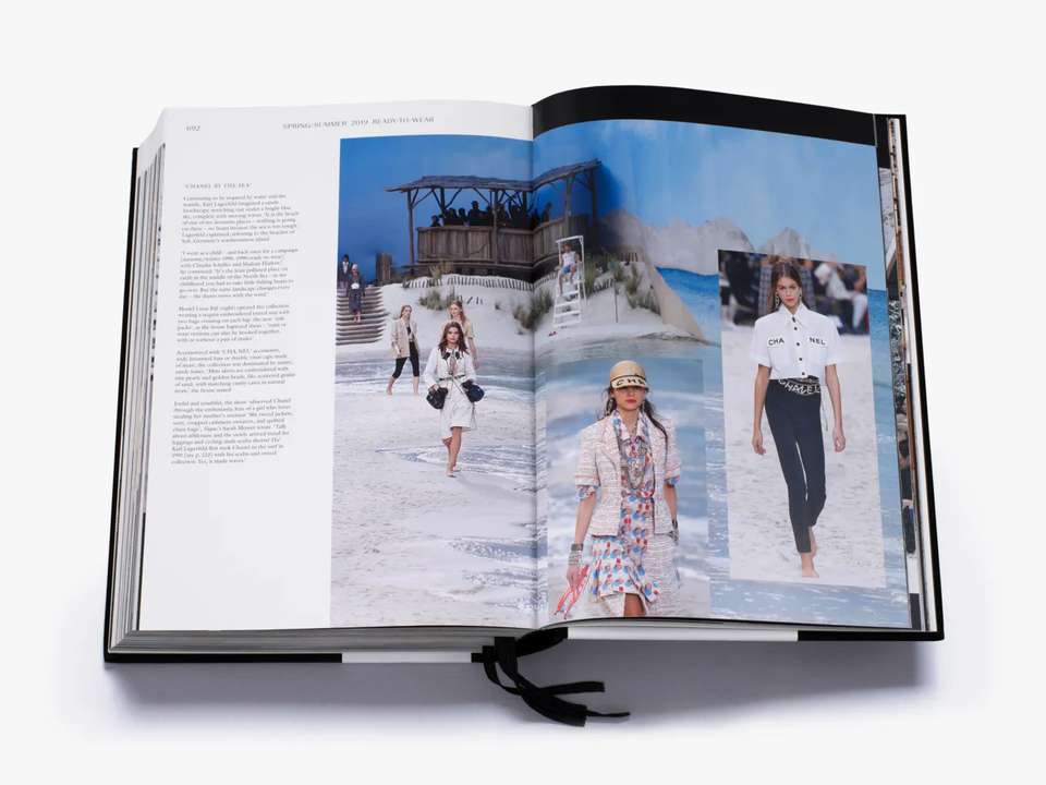 Thames & Hudson boek Louis Vuitton Catwalk - Producten - Loods 5